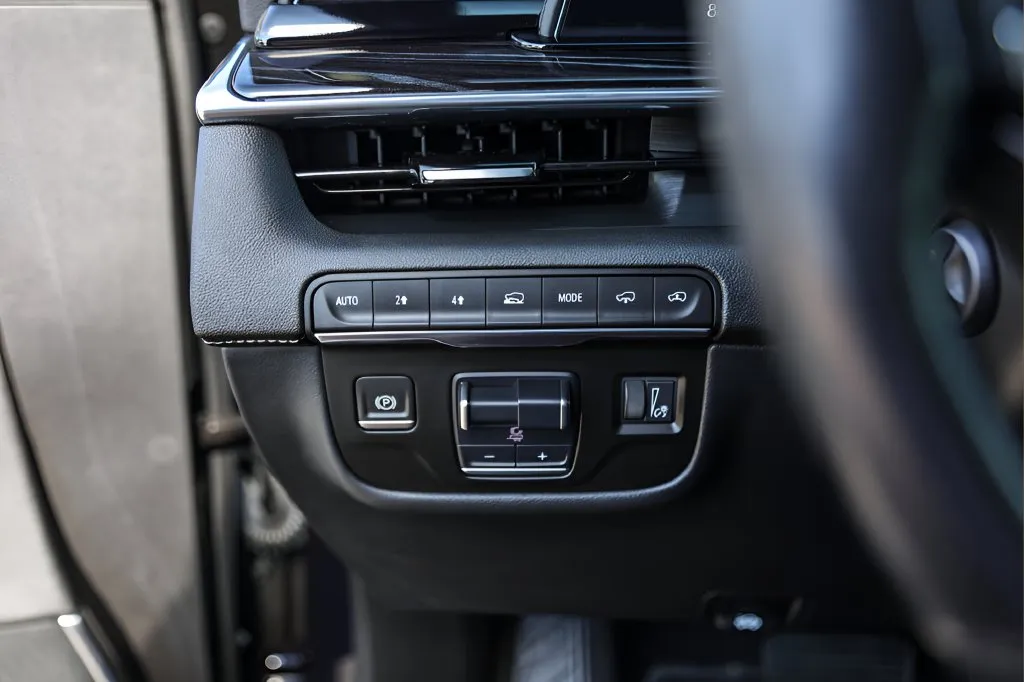 Cadillac Escalade ESV photo 15