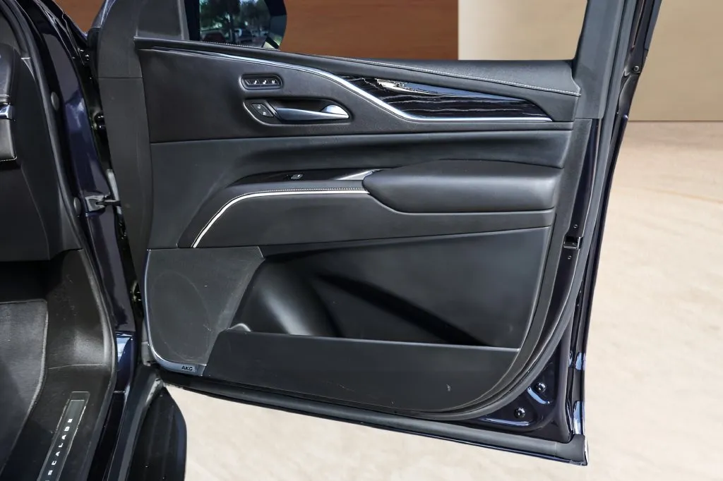 Cadillac Escalade ESV photo 31