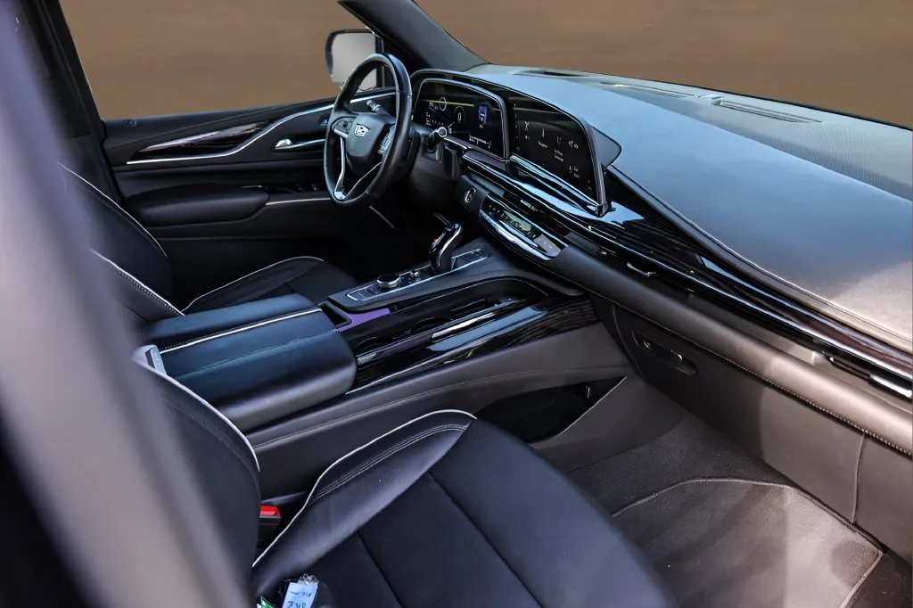 Cadillac Escalade ESV photo 32