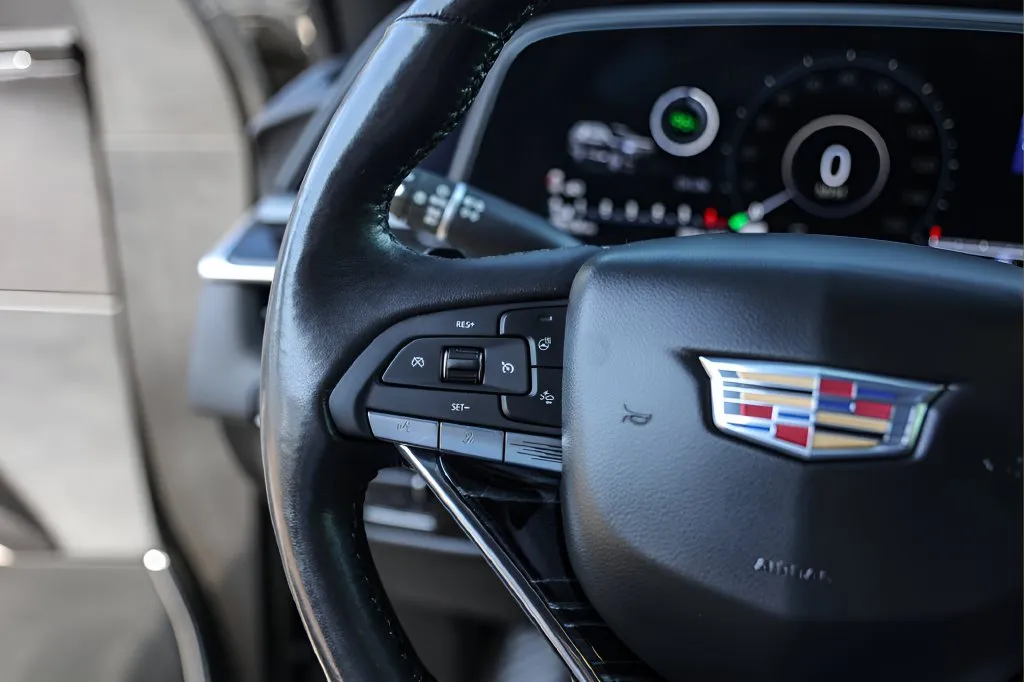 Cadillac Escalade ESV photo 14