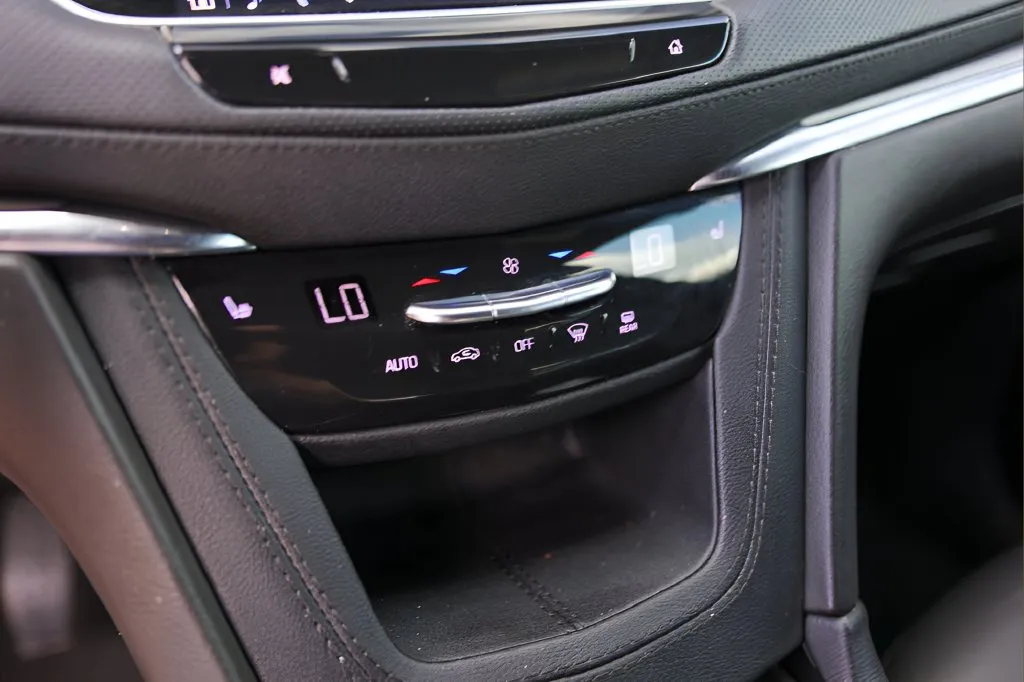 Cadillac XT5 photo 18