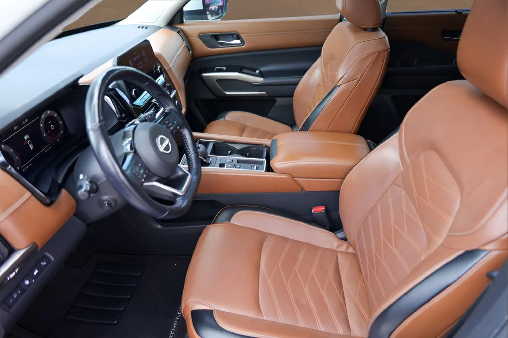 Nissan Pathfinder photo 9