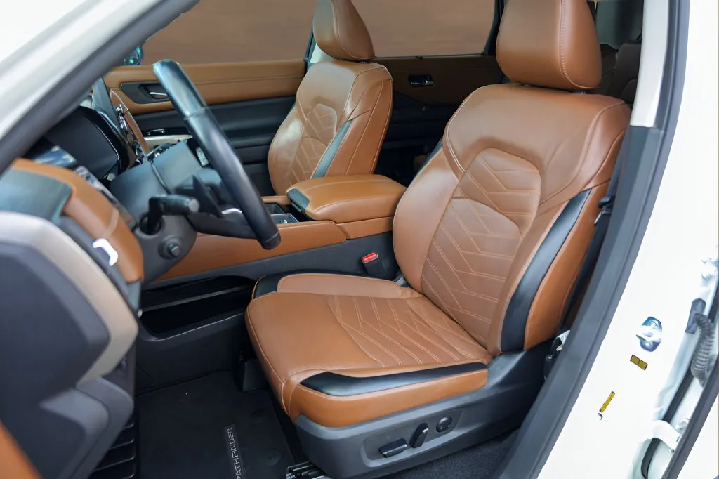 Nissan Pathfinder photo 7