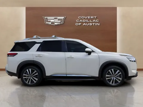 More photos of 2022 Nissan Pathfinder Platinum at Covert Cadillac, TX