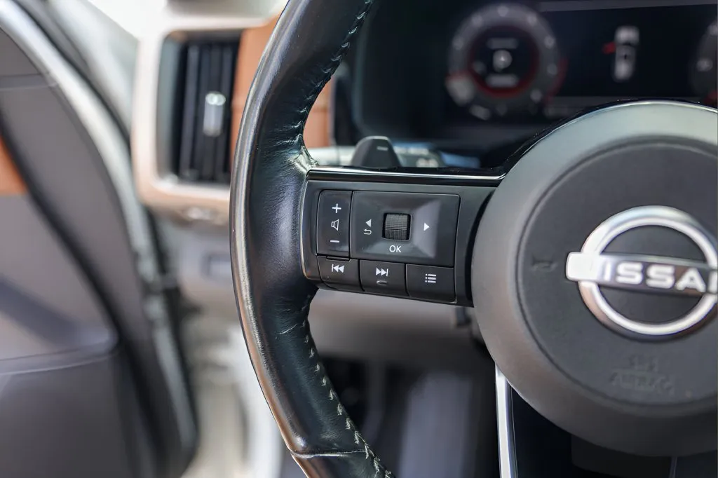 Nissan Pathfinder photo 14