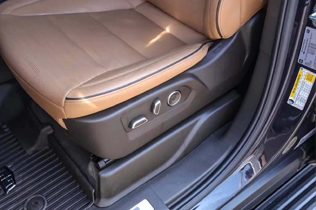 Cadillac Escalade photo 8