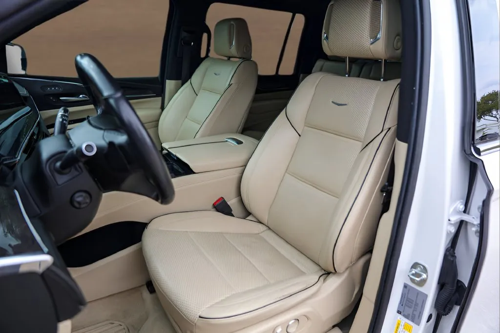 Cadillac Escalade ESV photo 7