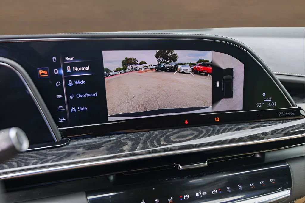 Cadillac Escalade ESV photo 17