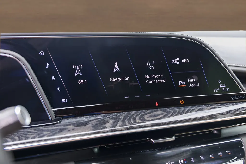 Cadillac Escalade ESV photo 16