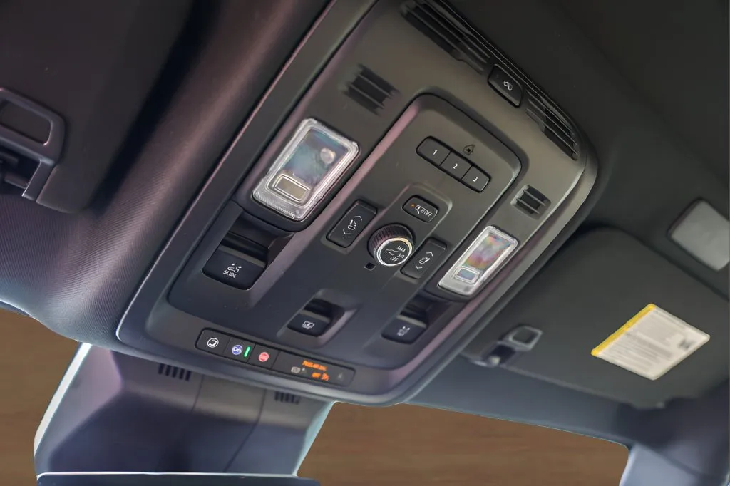 Cadillac Escalade ESV photo 21