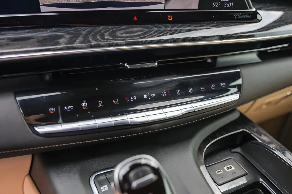 Cadillac Escalade ESV photo 18