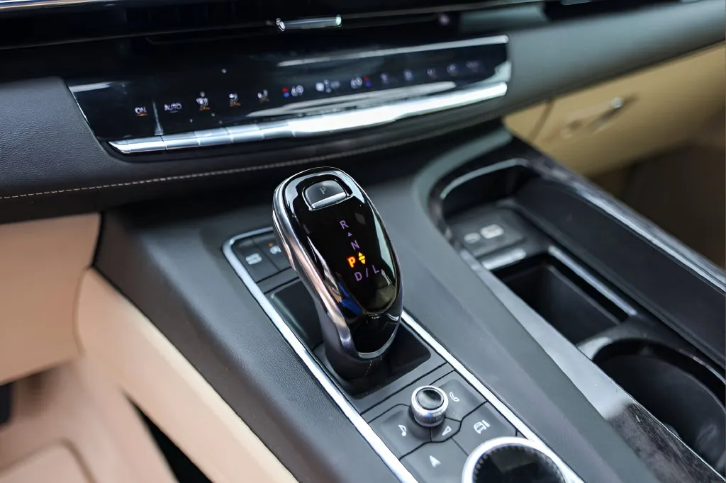 Cadillac Escalade ESV photo 19