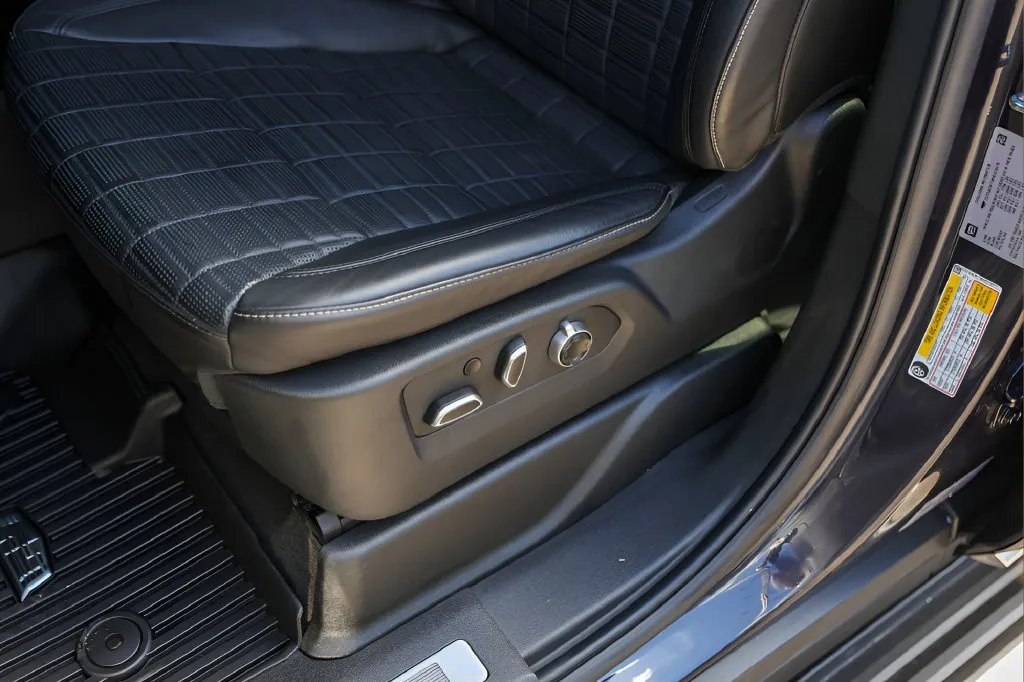 Cadillac Escalade photo 8