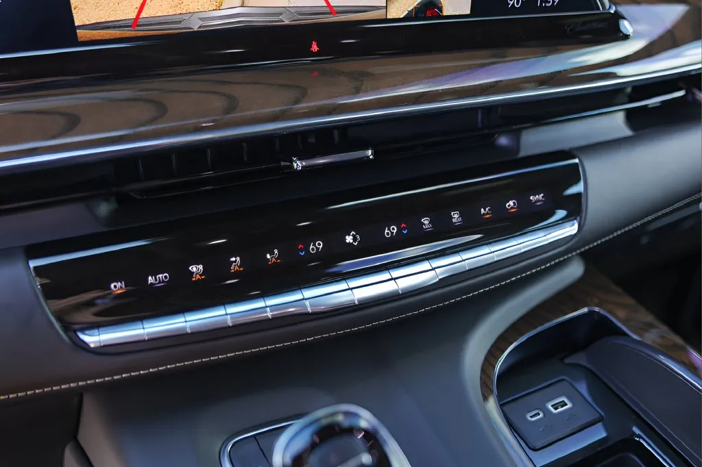 Cadillac Escalade photo 18