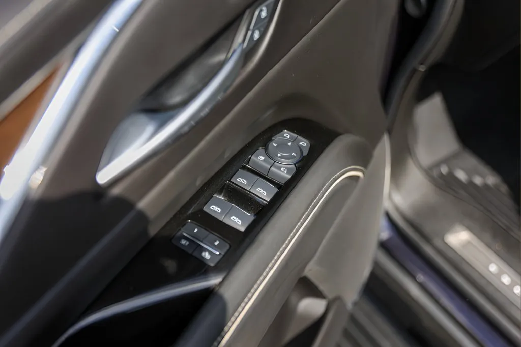 Cadillac Escalade photo 23