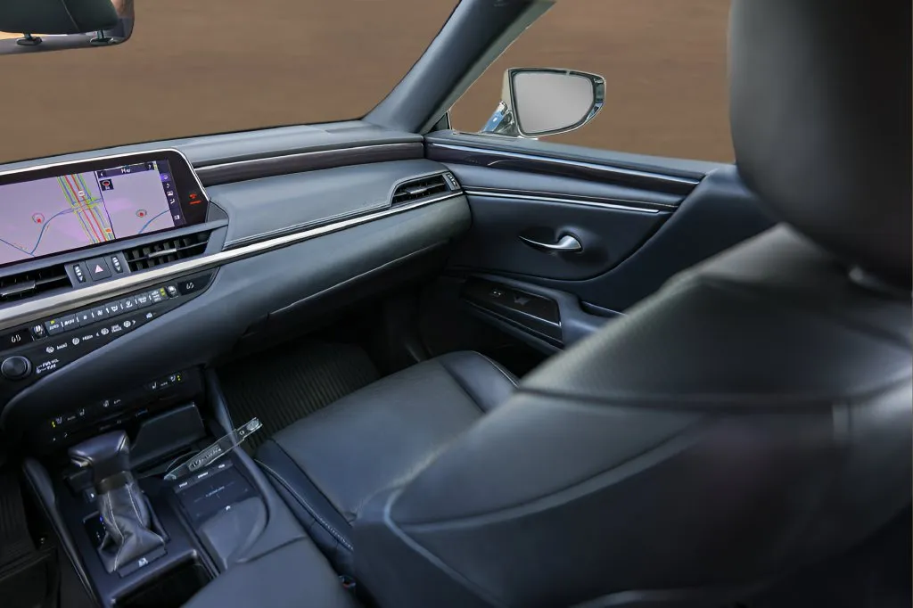 Lexus ES photo 27