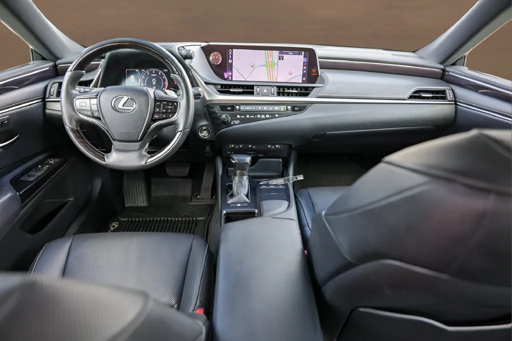 Lexus ES photo 25