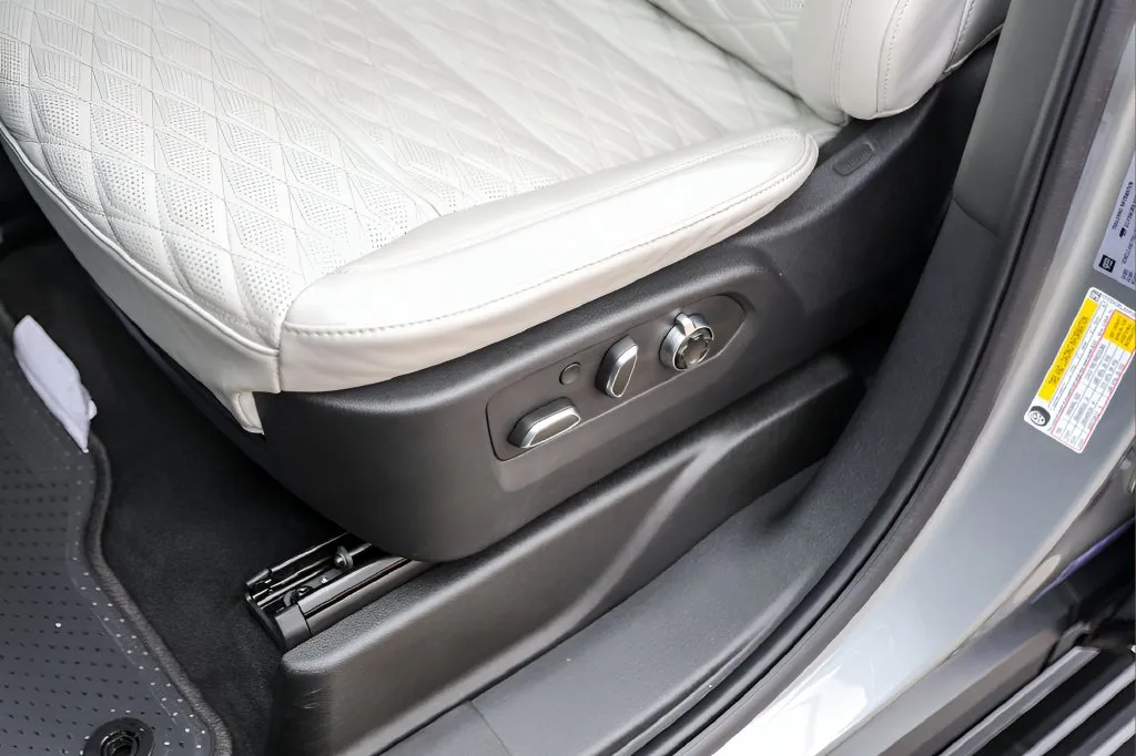 Cadillac Escalade photo 8