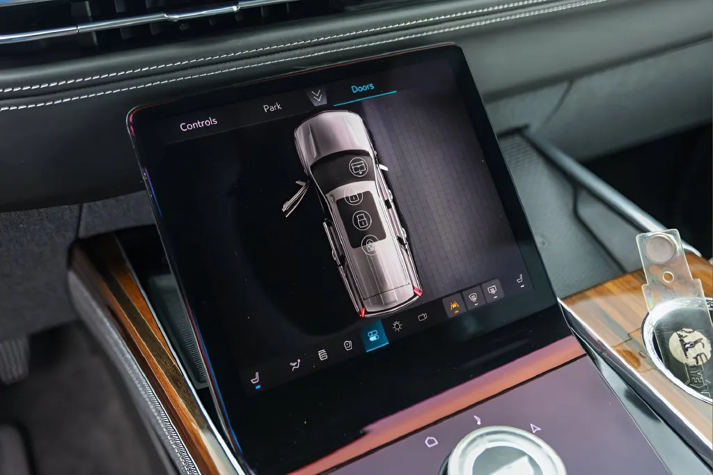 Cadillac Escalade photo 17