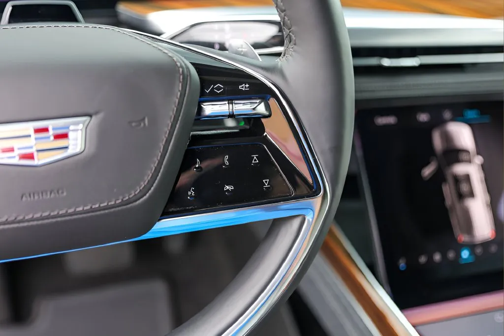 Cadillac Escalade photo 13