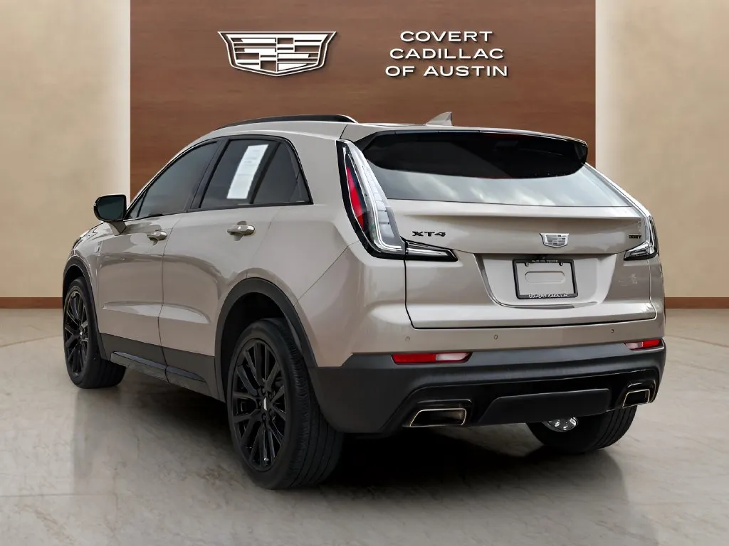 Cadillac XT4 photo 3