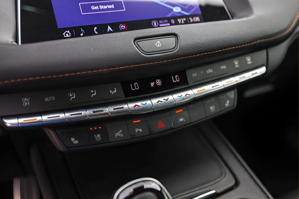 Cadillac XT4 photo 19