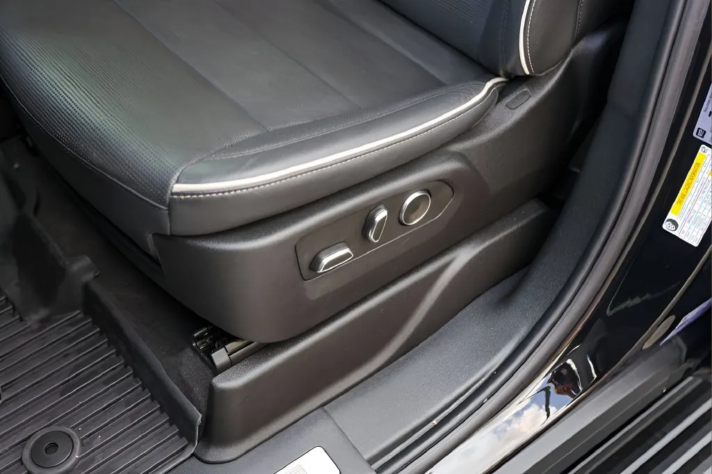 Cadillac Escalade photo 8