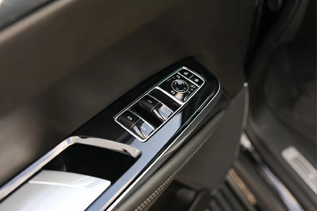Cadillac Escalade photo 21