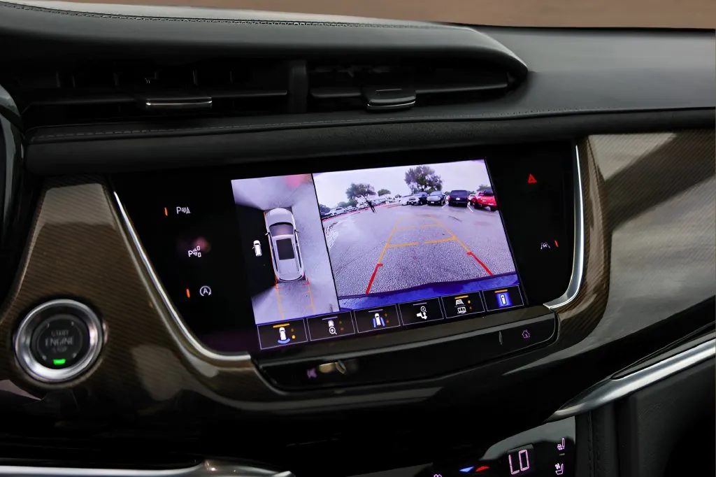 Cadillac XT6 photo 16