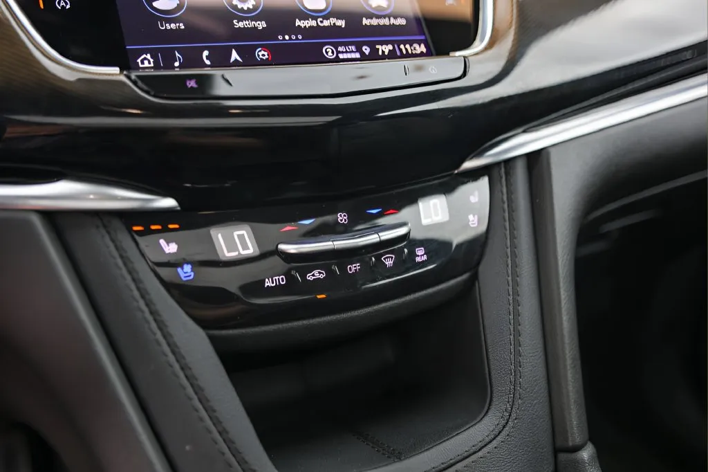 Cadillac XT6 photo 18