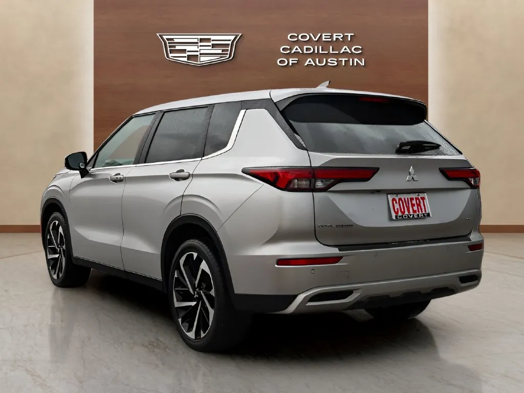Mitsubishi Outlander photo 3