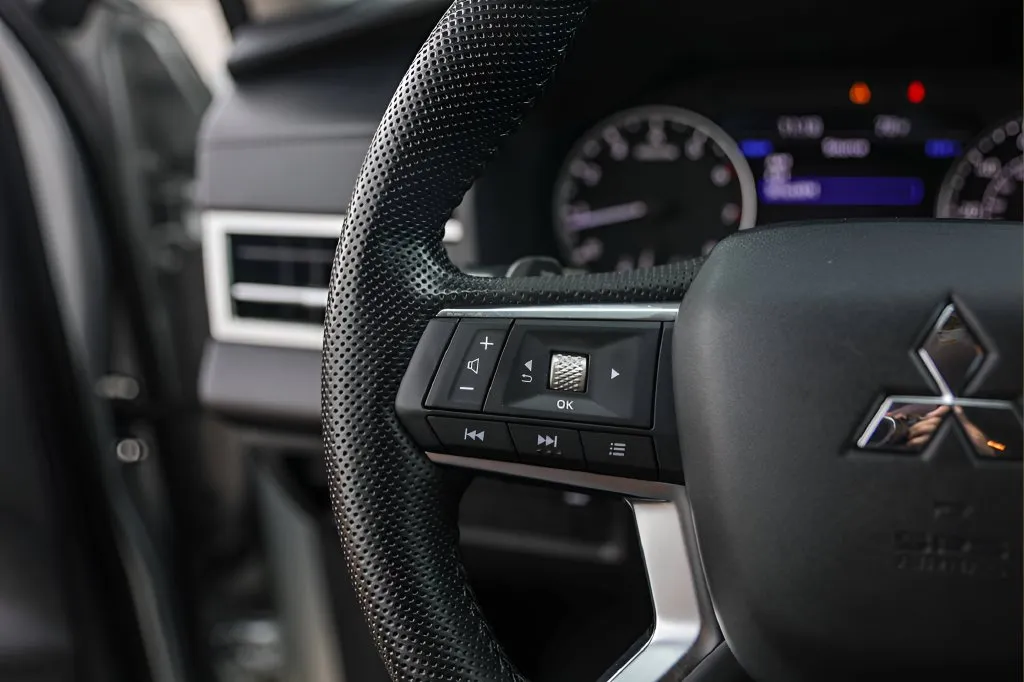Mitsubishi Outlander photo 14