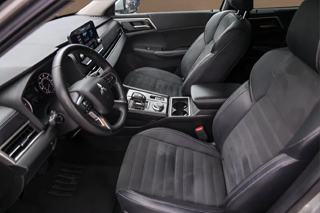 Mitsubishi Outlander photo 9