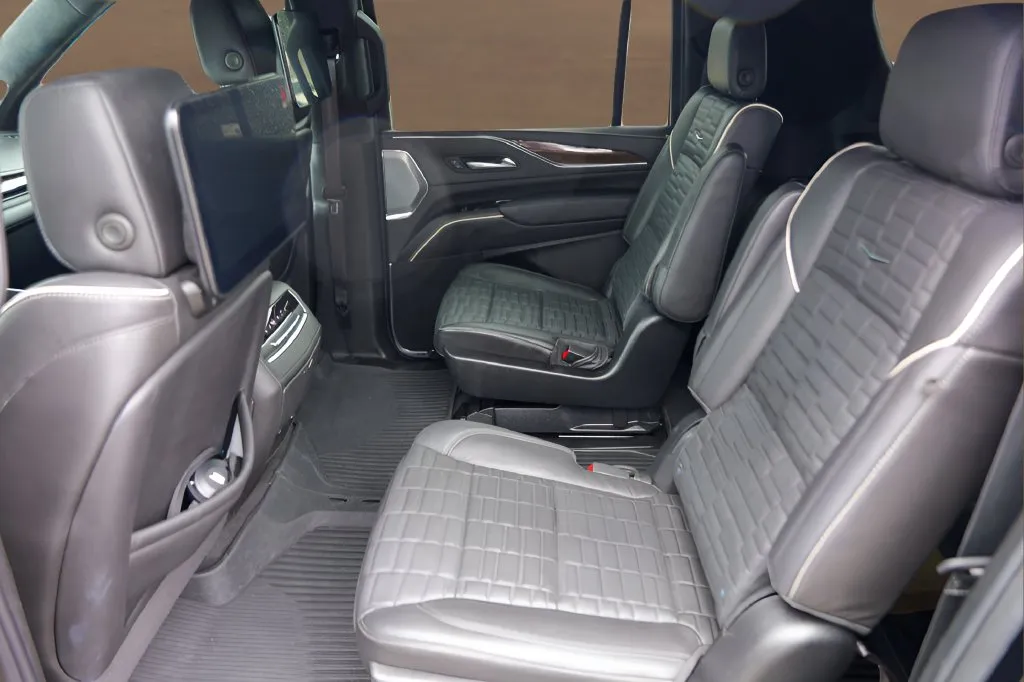 Cadillac Escalade ESV photo 25