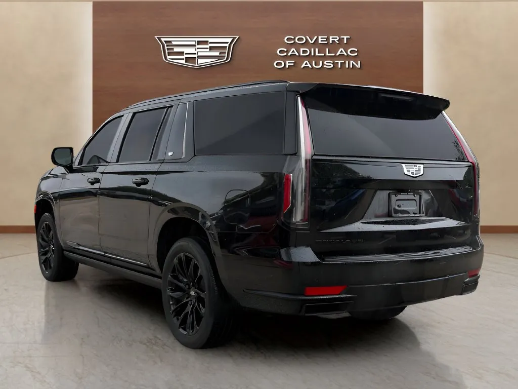 Cadillac Escalade ESV photo 3