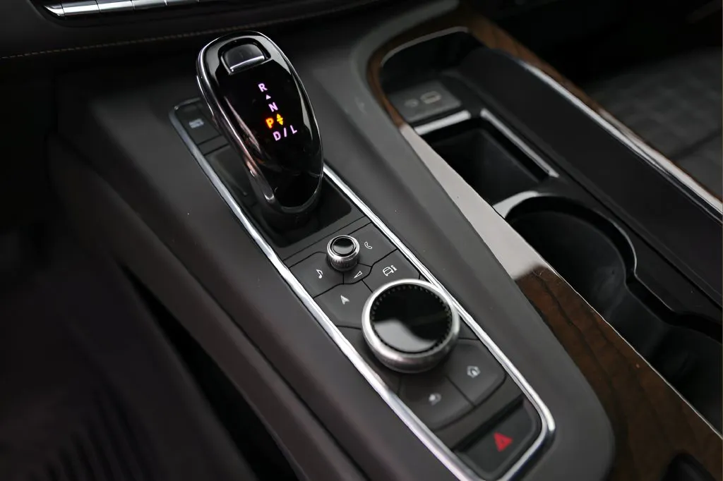 Cadillac Escalade ESV photo 22