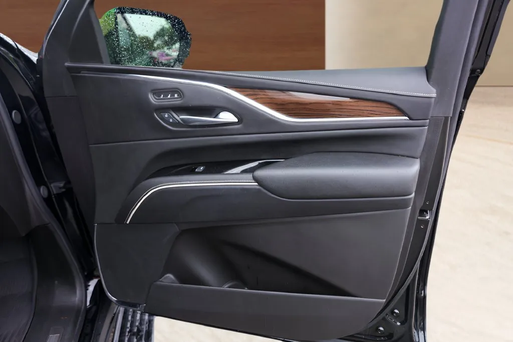 Cadillac Escalade ESV photo 30
