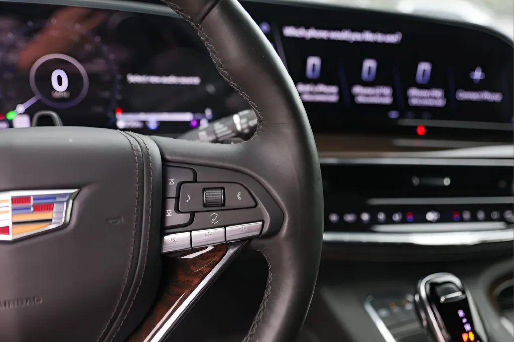 Cadillac Escalade ESV photo 14