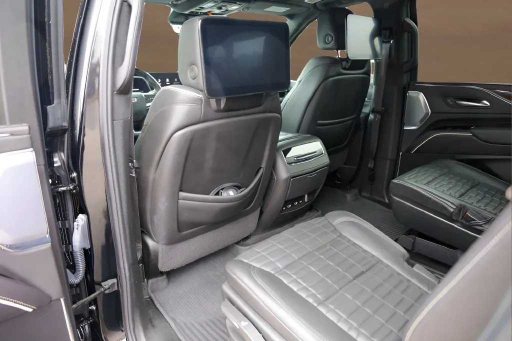 Cadillac Escalade ESV photo 24
