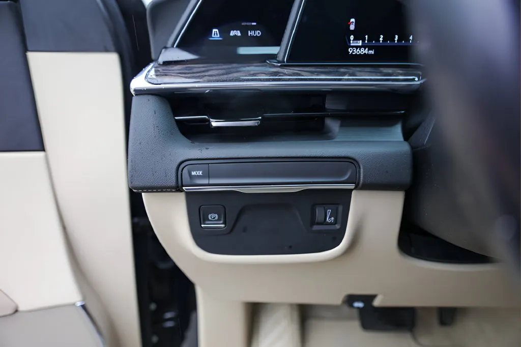 Cadillac Escalade photo 16