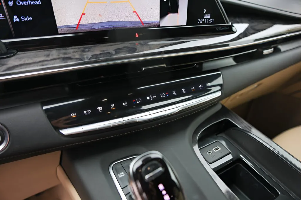Cadillac Escalade photo 19