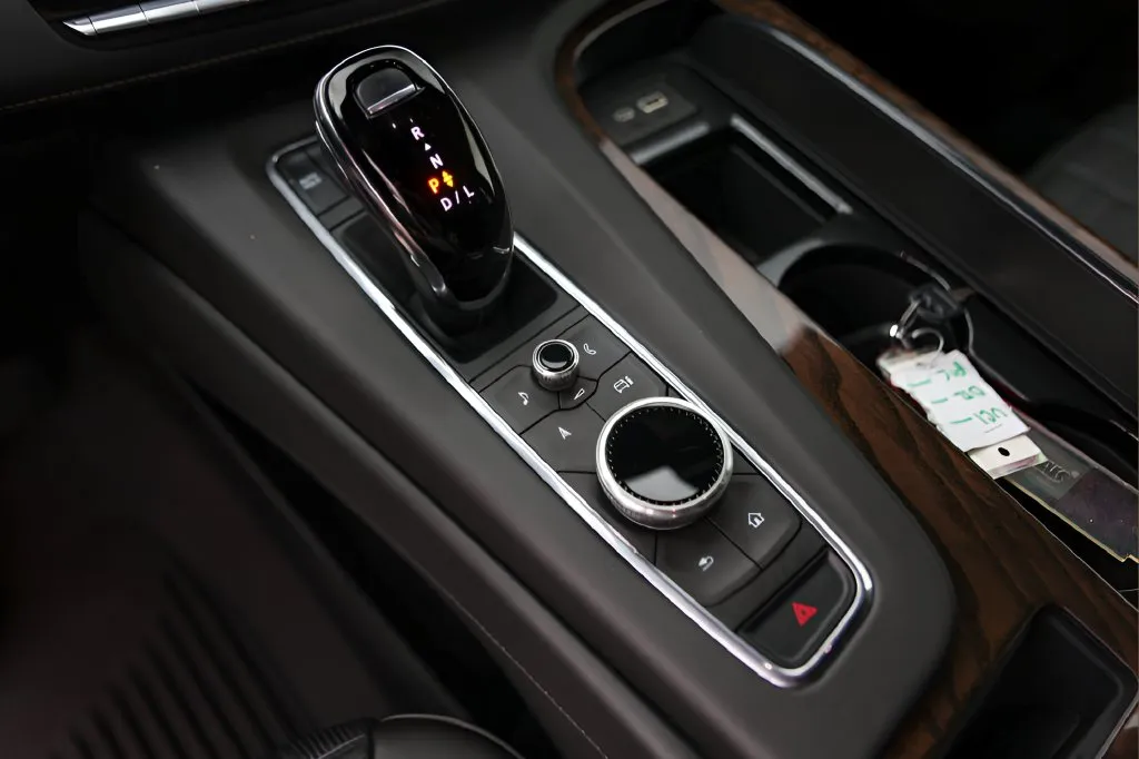 Cadillac Escalade ESV photo 20