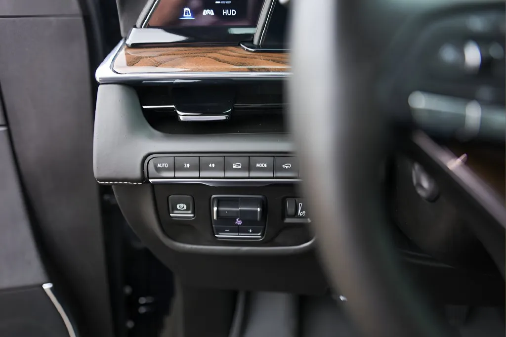 Cadillac Escalade ESV photo 15