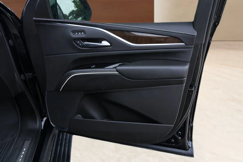 Cadillac Escalade ESV photo 29