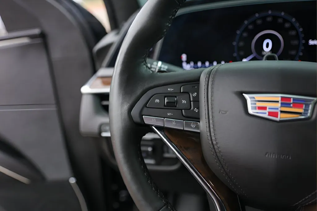 Cadillac Escalade ESV photo 14