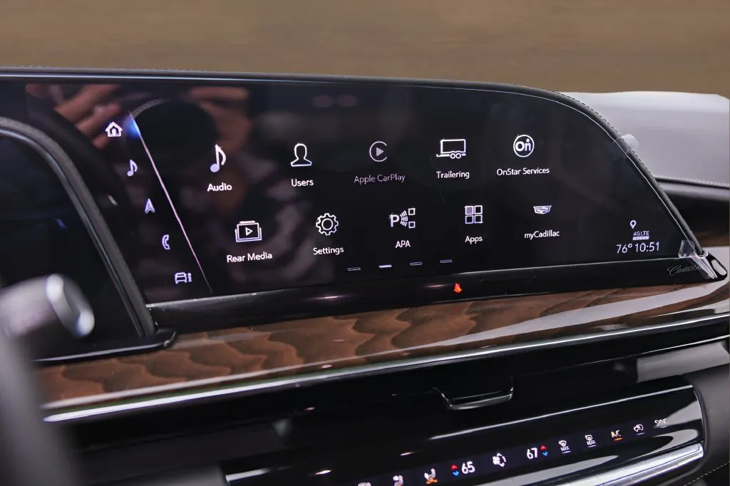 Cadillac Escalade ESV photo 16