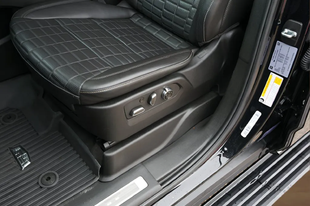 Cadillac Escalade ESV photo 8