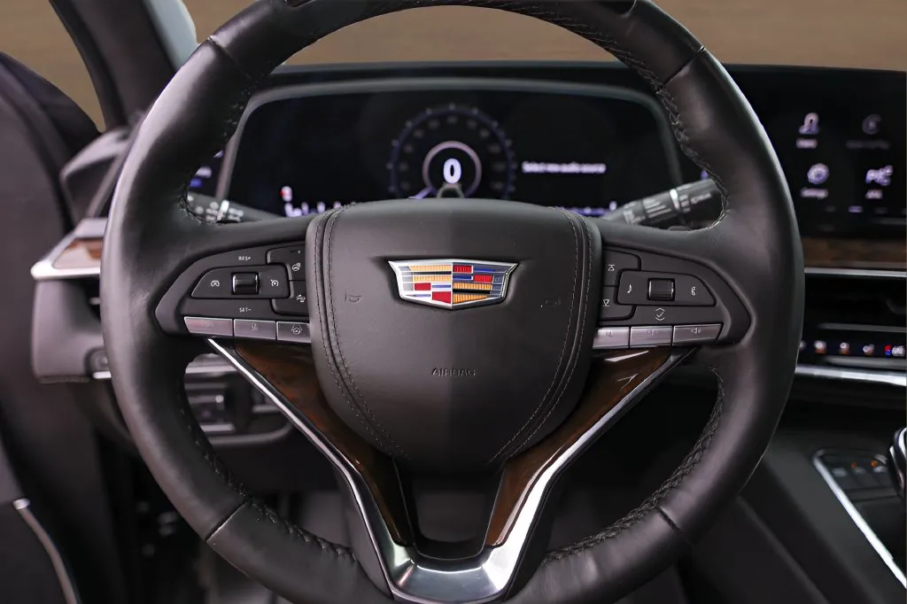 Cadillac Escalade ESV photo 12