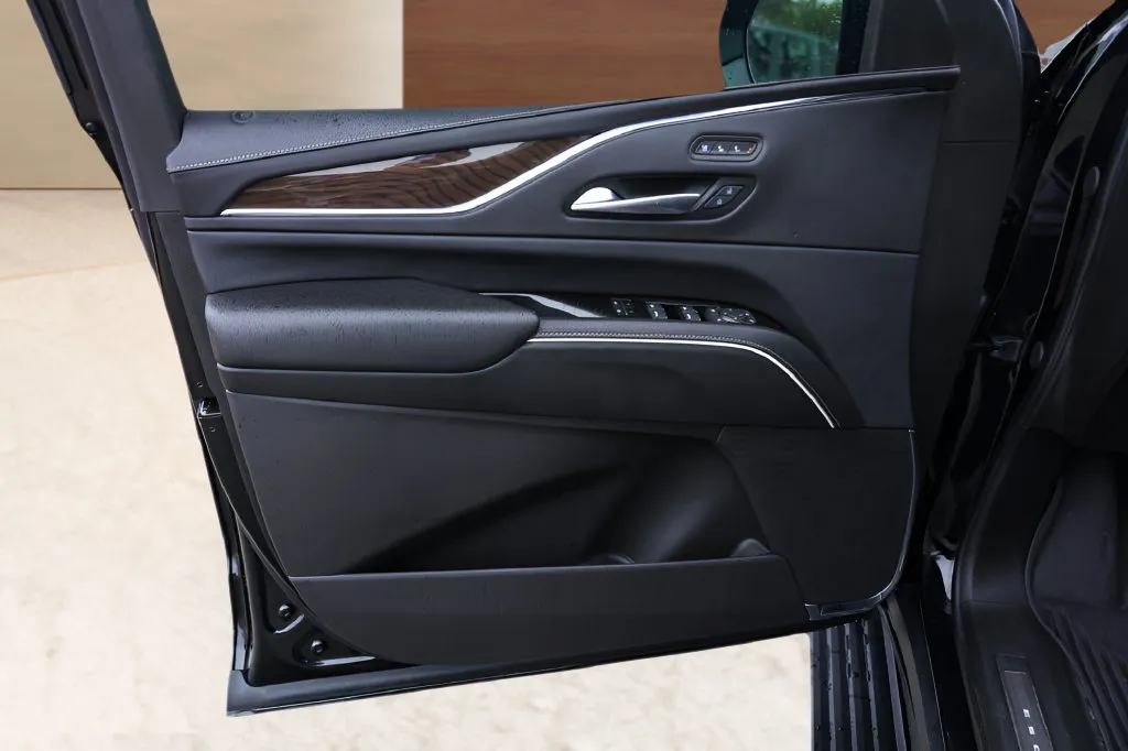 Cadillac Escalade ESV photo 23