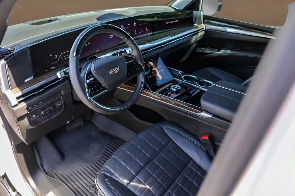 Cadillac Escalade ESV photo 10